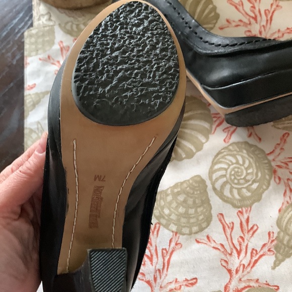 True Religion Black Leather heels size 7M NWOT - Picture 9 of 10